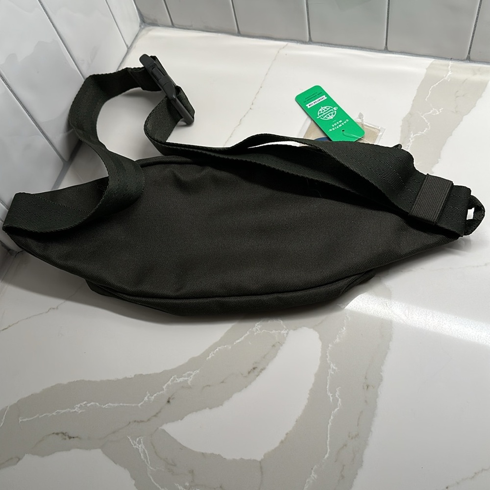 NWT Champion Dark Green Belt Bag with Logo - Picture 4 of 4